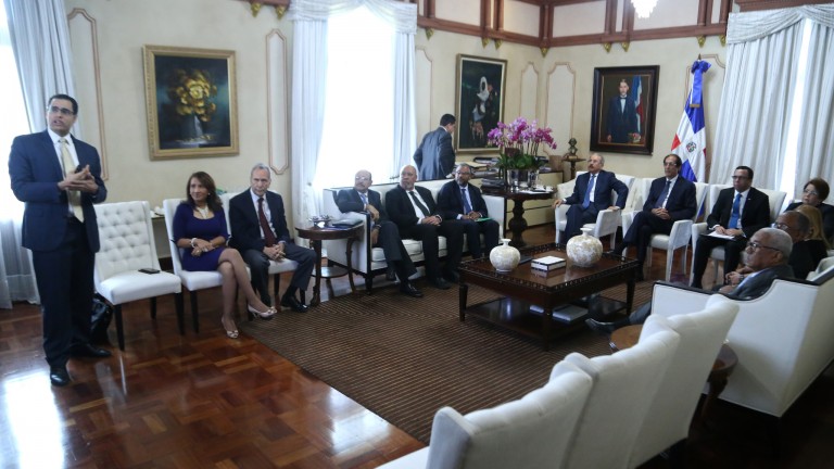 Reunión sobre metas sector Educación