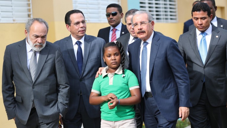 Revolución Educativa, Inauguración de escuela, Ministerio de Educación