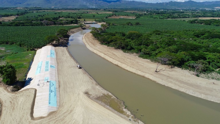 Danilo entrega obras