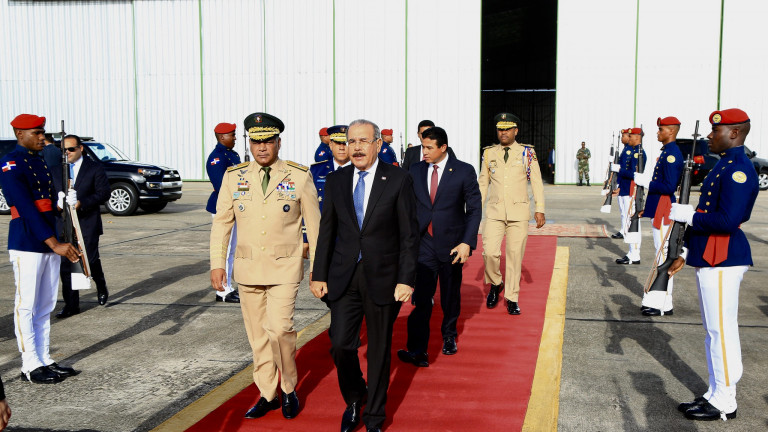 Danilo Medina en la Base Aérea de San Isidro 