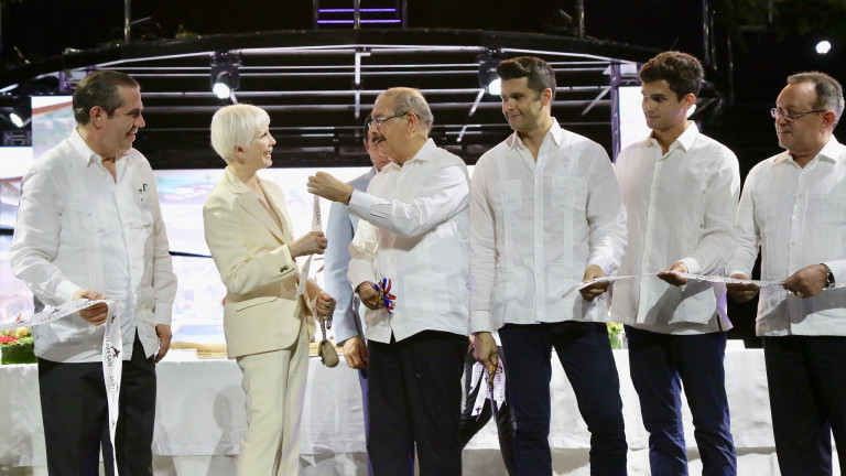 Danilo Medina asiste a la apertura formal de Lopesan Costa Bávaro Resort, Spa & Casino.