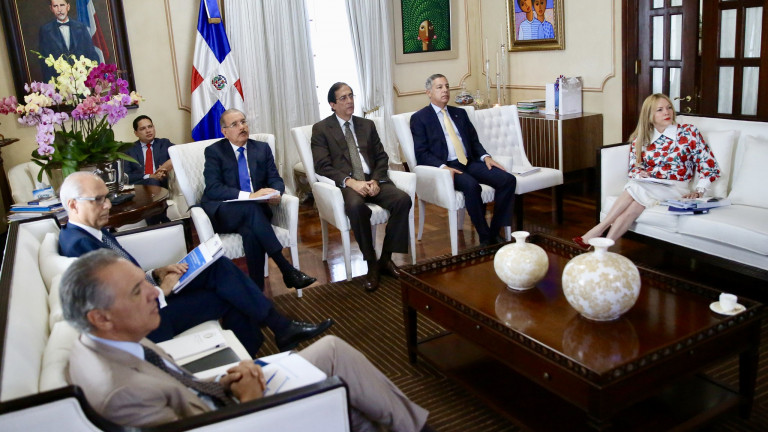 Danilo Medina y funcionarios