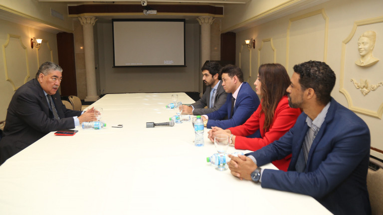 Ministro Miguel Mejía junto a la delegación marroquí