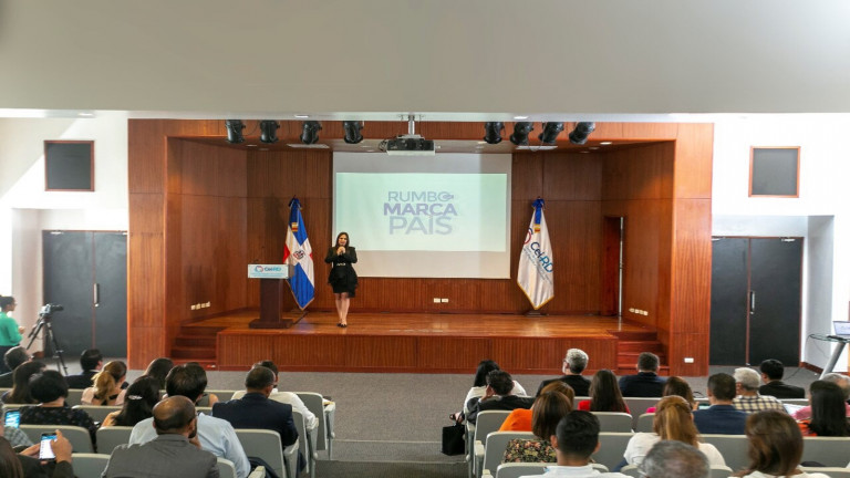 Taller Construyendo la Marca País