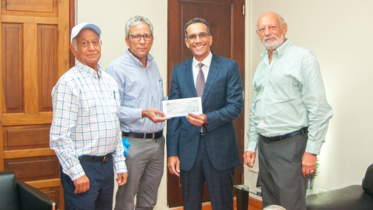 Entrega de cheques 