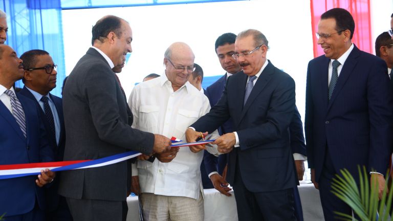 Presidente Danilo Medina entrega moderno Centro de Investigación y Desarrollo del Politécnico Loyola