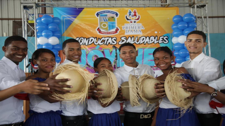 Jovenes en el encuentro-seminario Conductas saludables: jóvenes felices, auspiciado por el Despacho de la Primera Dama 