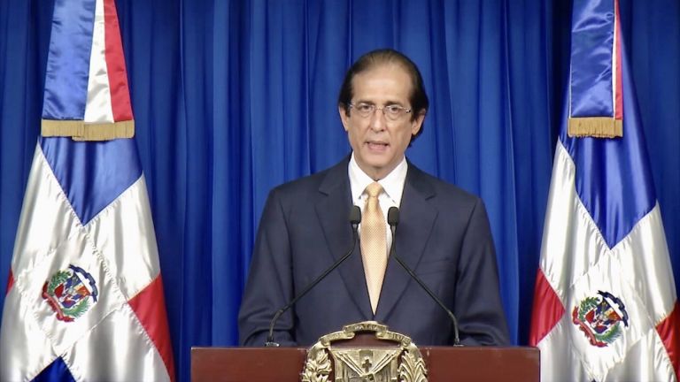 Ministro de la Presidencia, Gustavo Montalvo durante la rueda de prensa