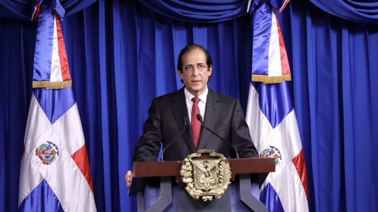 Ministro de la Presidencia, Gustavo Montalvo durante la rueda de prensa