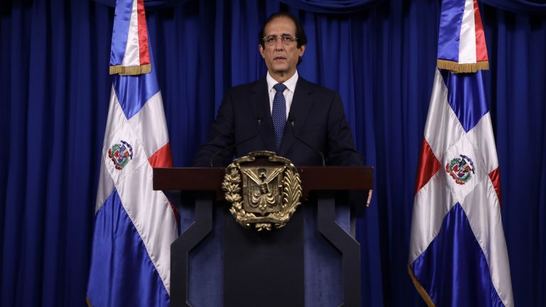 Ministro de la Presidencia, Gustavo Montalvo durante la rueda de prensa