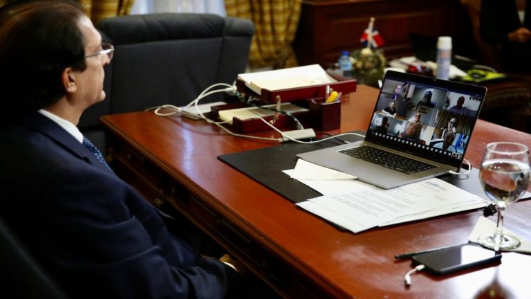 Ministro de la Presidencia, Gustavo Montalvo durante el acto virtual