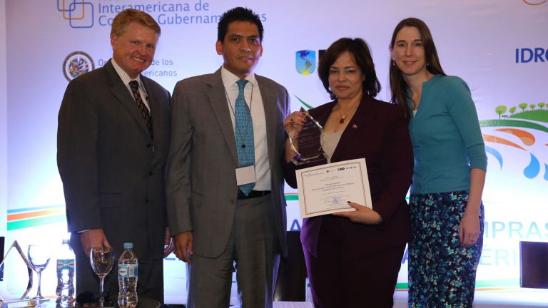 Reconocen a Yokasta Guzmán