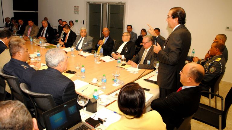 Ministro de la Presidencia, Gustavo Montalvo, encabeza reunión