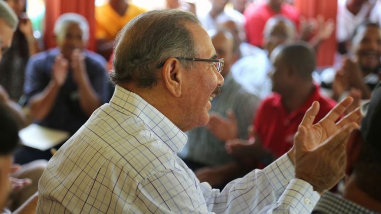 Danilo Medina en el campo 