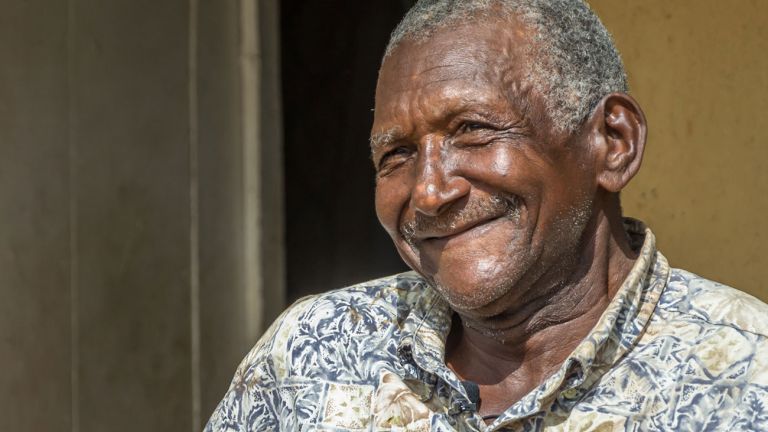 Hombre sonriendo