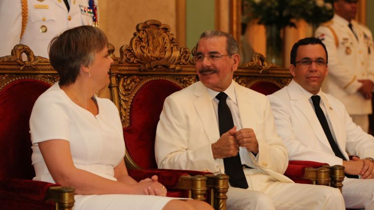 Embajadores presentan cartas credenciales.