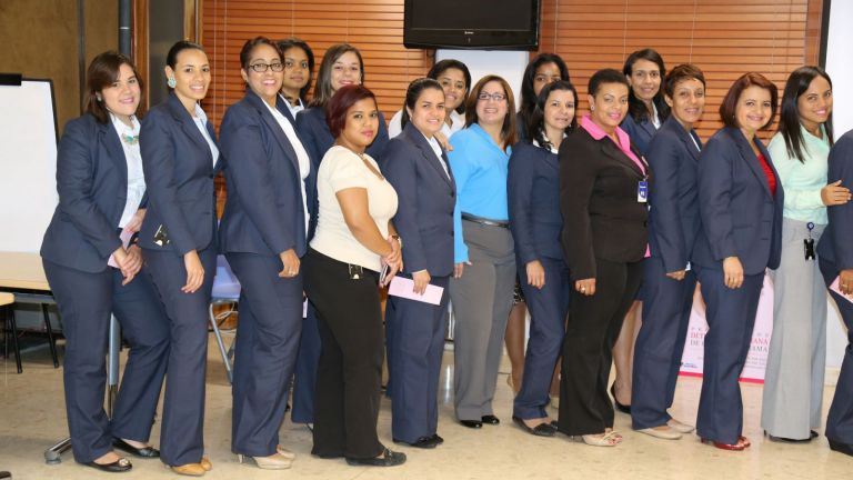 DPD orienta sobre el cáncer de mama.