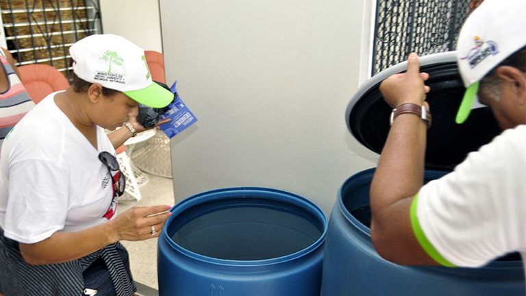 Campaña contra el dengue.