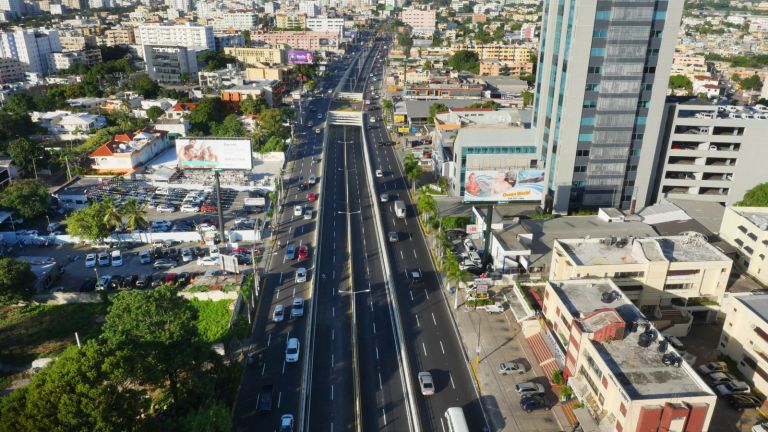 Paso a desnivel construido por Danilo Medina