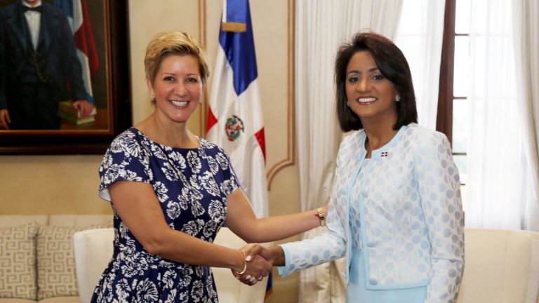 Primeras Damas de RD, Candida Montilla de Medina y de Panamá, Lorena Castillo de Varela