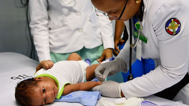 Con 56 hospitales en proceso de remodelación, se fortalece la calidad de servicios de salud que recibe el pueblo dominicano.