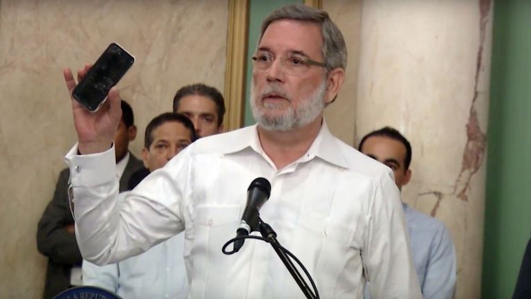 Roberto Rodríguez Marchena expone sobre democratización de la comunicación
