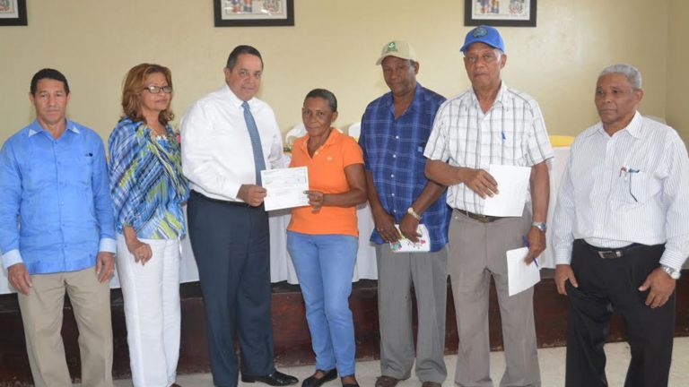 Emilio Toribio Olivo entrega liquidación a cañeros