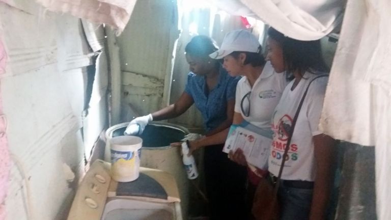 Equipo de la CNE en pleno operativo