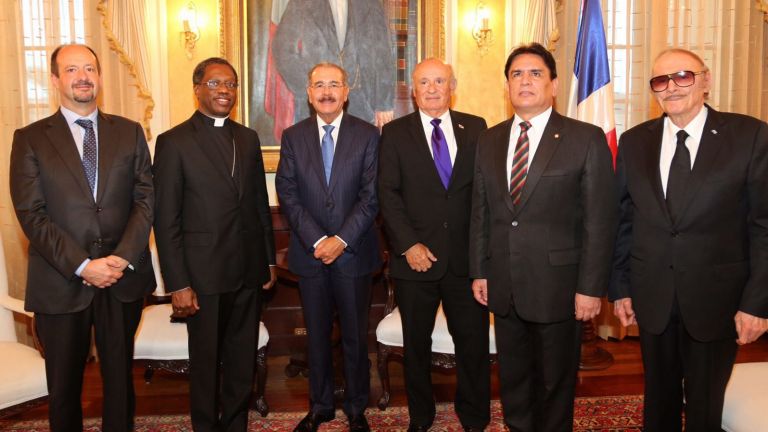 Miembros de la Mesa Ejecutiva del Cuerpo Diplomático acreditado en el país