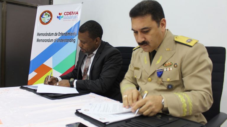 Firma de acuerdo.