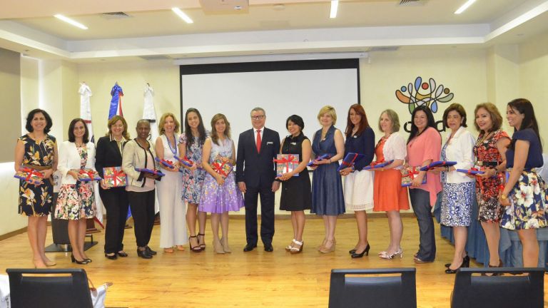 Delegación internacional visita el CAID.