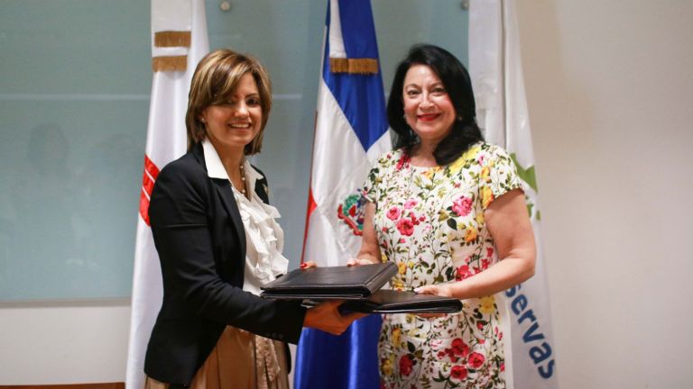 Rosa Rita Alvarez.