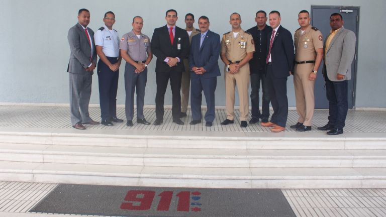 Altos mandos Policía Nueva York (NYPD) visitan sede del 911