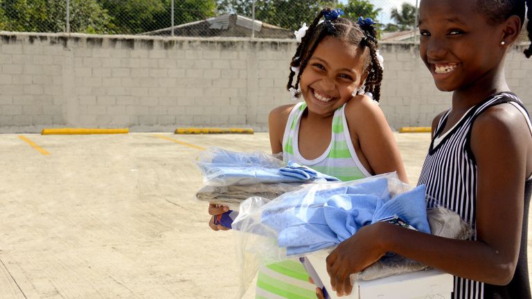 Niñas que forman parte de la Revolución Educativa