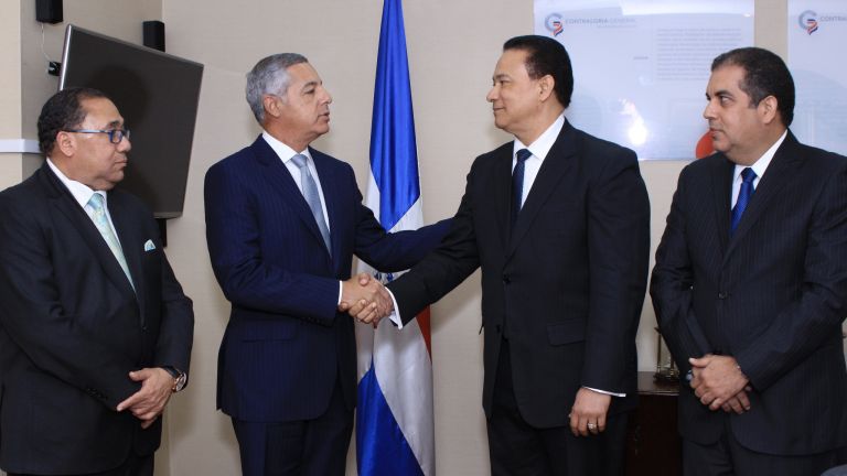 Daniel Omar Caamaño asumió como contralor general de la República. 