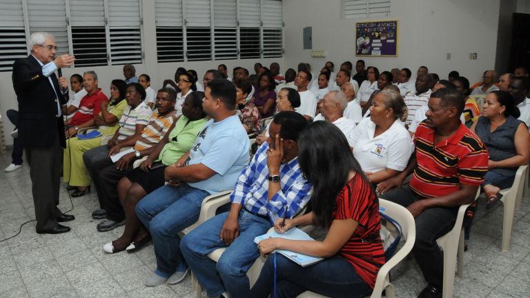 CAID integra familias a programas.
