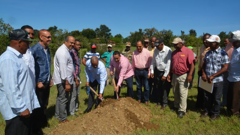 Más de 125 productores y sus familias serán beneficiados con un Centro de Acopio.