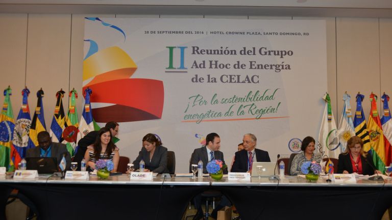 RD cuenta con 186.5 megavatios de energías eólica, solar y biomasa; validan carta de ruta.