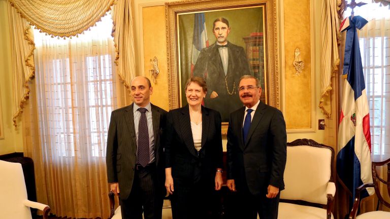 Helen Clark con el presidente Danilo Medina 