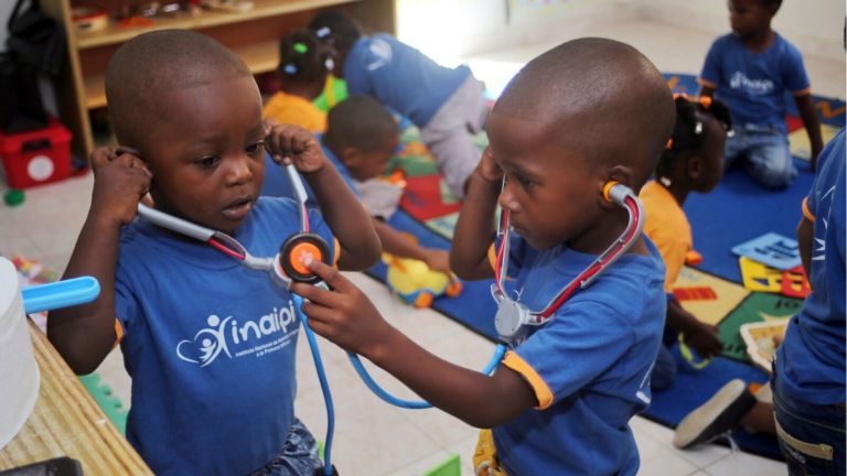 Colombia valora avances en protección a primera infancia en República Dominicana Agregar a atajos Por defecto Solapas principales