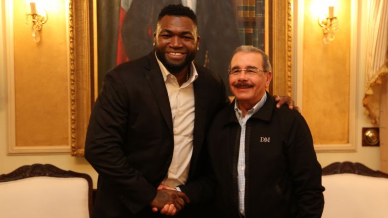 Danilo Medina recibe en su despacho al Big Papi, David Ortiz