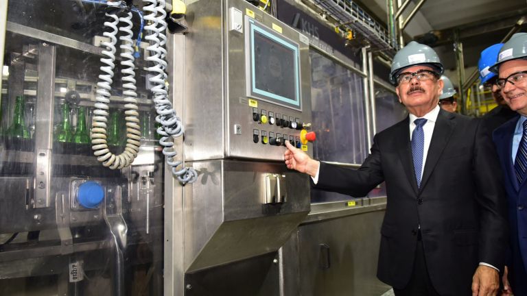 Ampliación Cervecería en Hato Nuevo fortalece inversión y empleo: Danilo Medina asiste