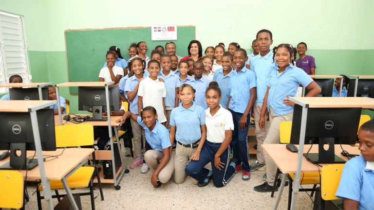 Estudiantes de la escuela primaria Altagracia Edith David Ramírez
