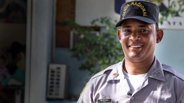 Policía recibe seguro senasa