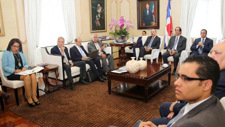 Danilo Medina y funcionarios