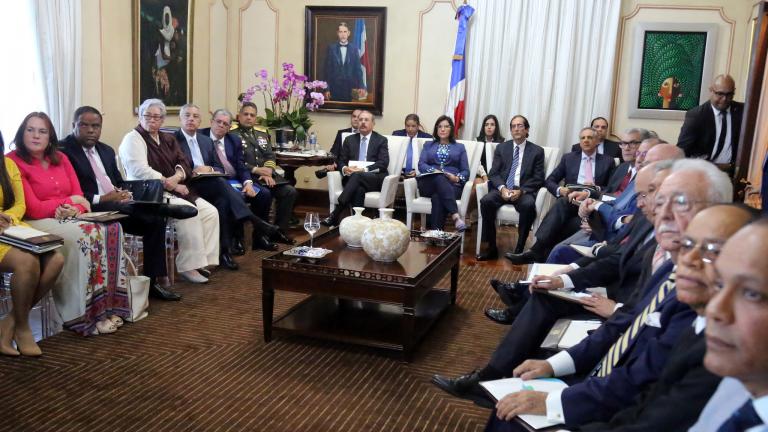 Danilo Medina y funcionarios